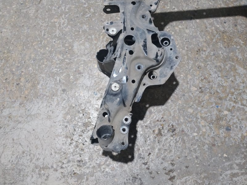 Балка подмоторная