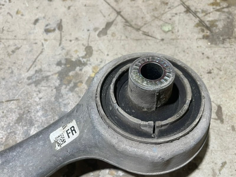 Рычаг передний правый