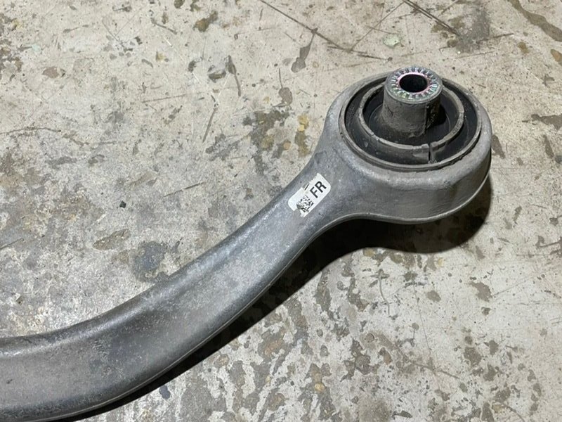 Рычаг передний правый