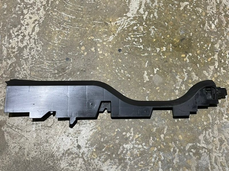 Воздуховод радиатора левый