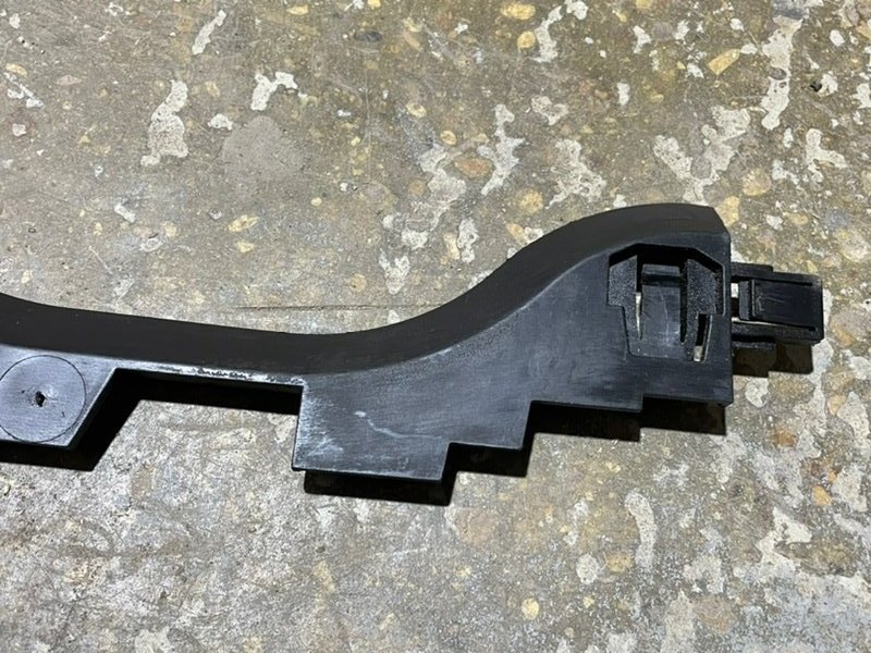 Воздуховод радиатора левый