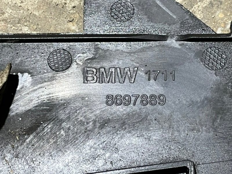 Воздуховод радиатора левый