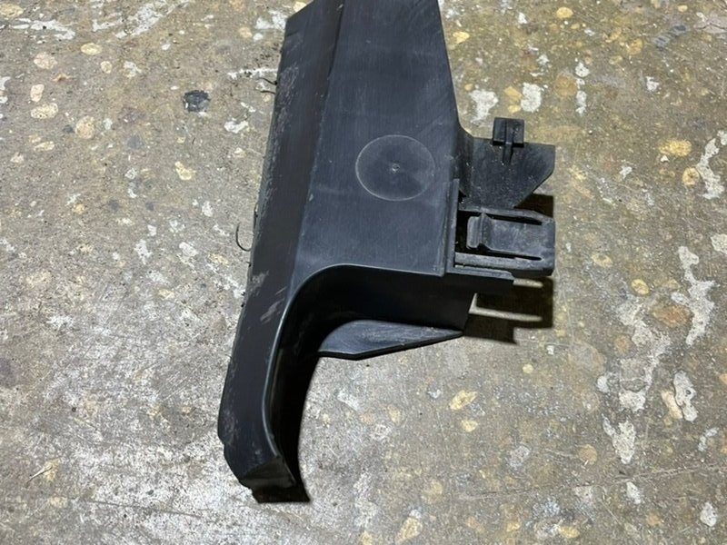 Воздуховод радиатора правый