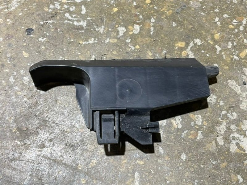 Воздуховод радиатора правый