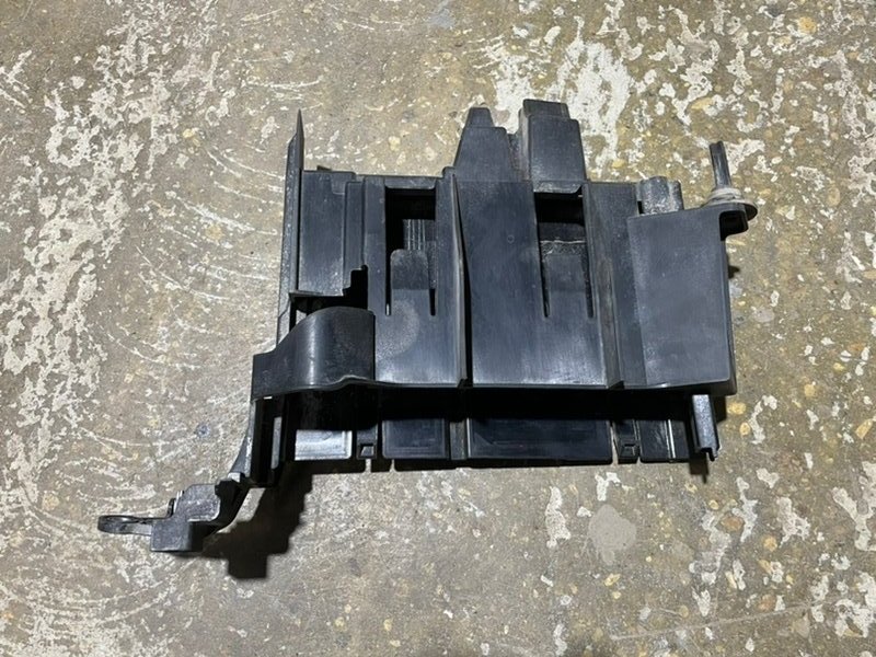 Кронштейн блока управления двигателем