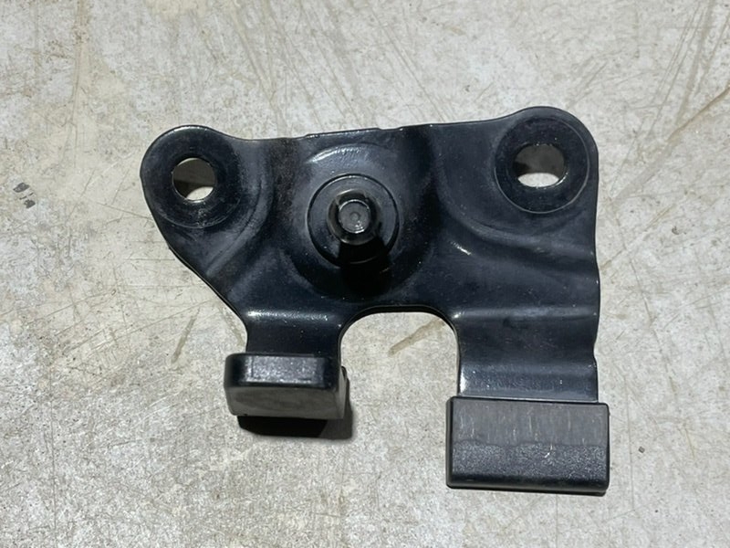 Амортизатор двери багажника