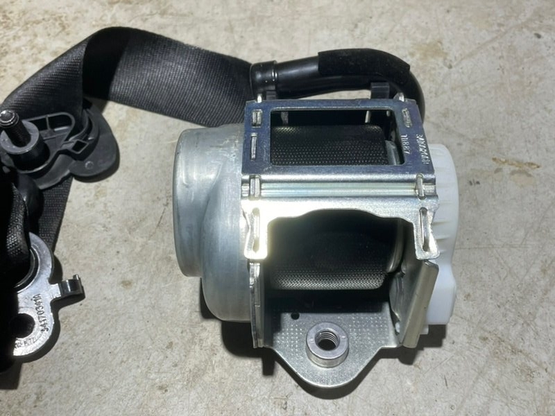 Ремень безопасности