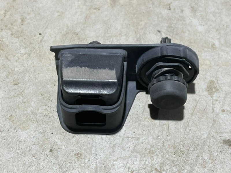 Отбойник крышки багажника