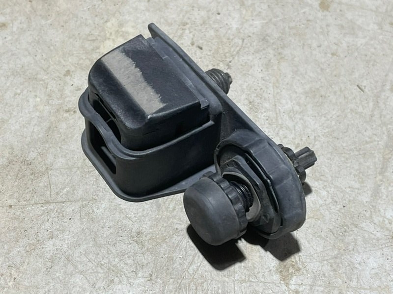 Отбойник крышки багажника