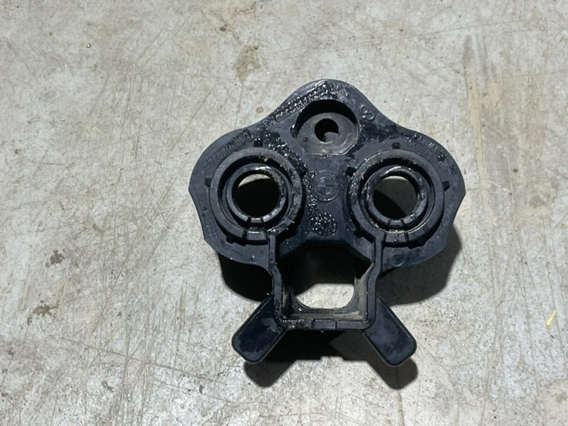 Кронштейн заднего бампера