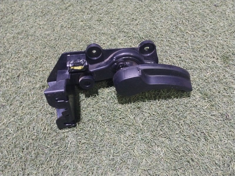 Ручка открывания капота