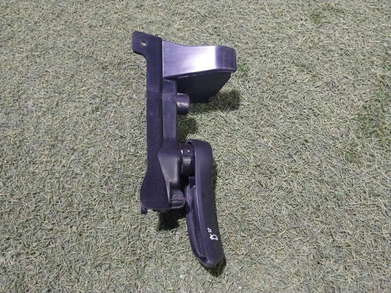 Ручка открывания капота