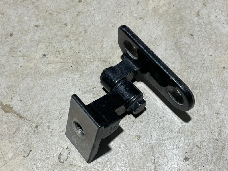 Петля двери задней правой верхняя