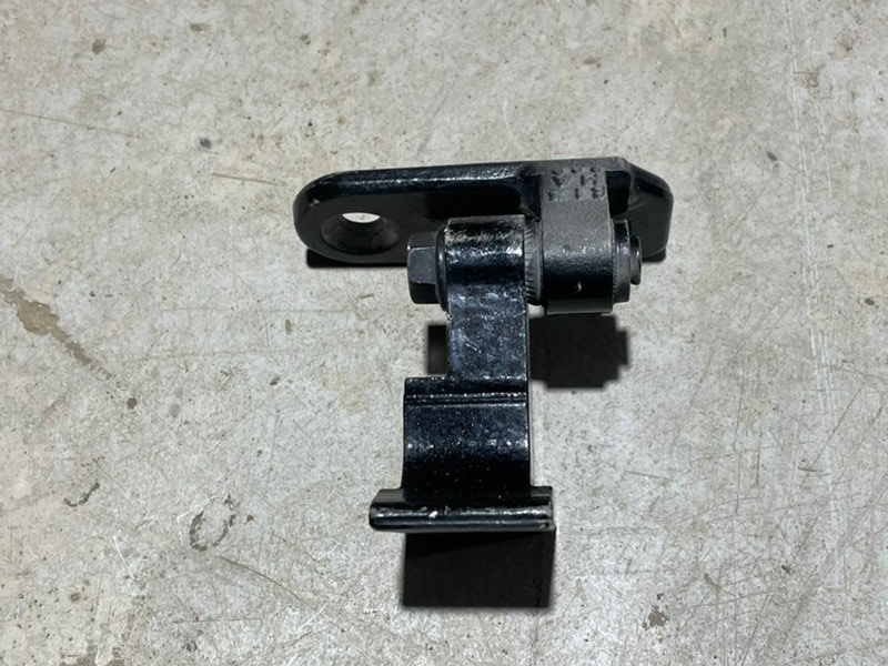 Петля двери задней правой верхняя