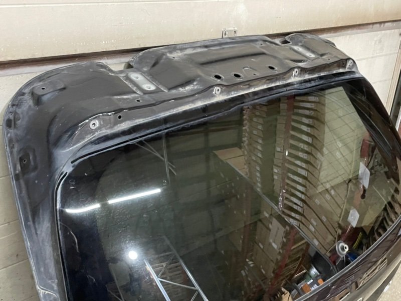 Дверь багажника