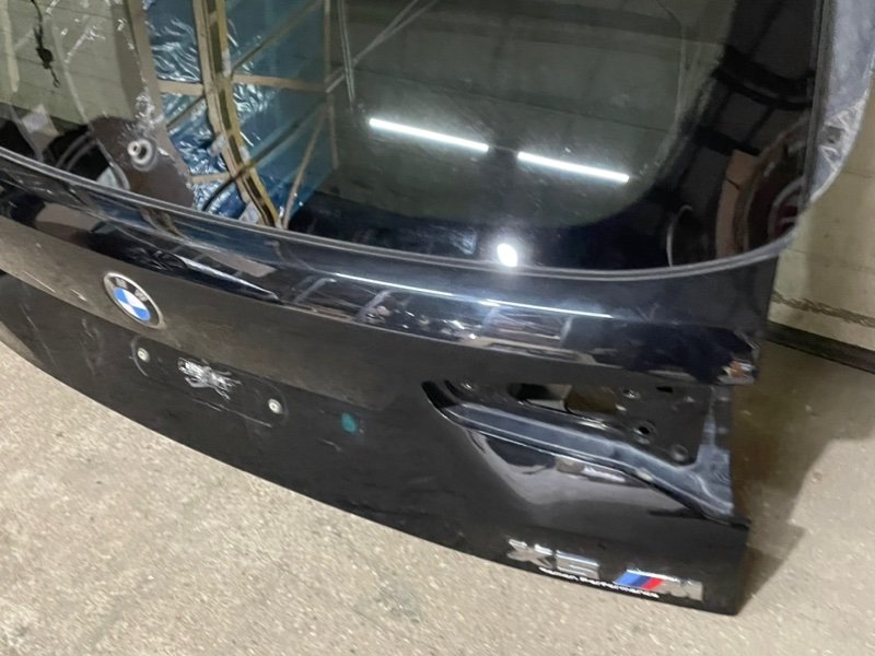 Дверь багажника