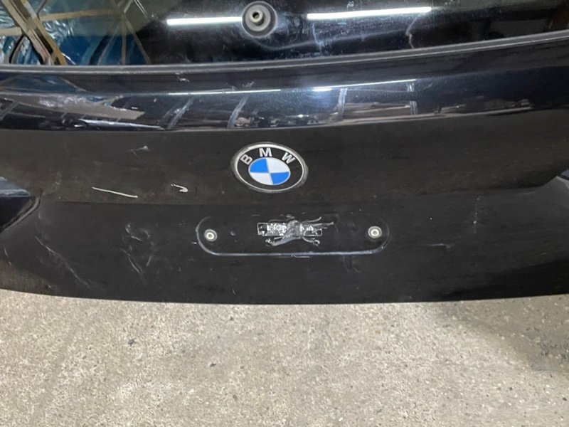 Дверь багажника