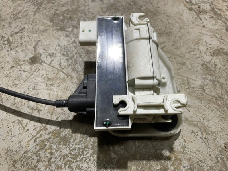 Доводчик двери