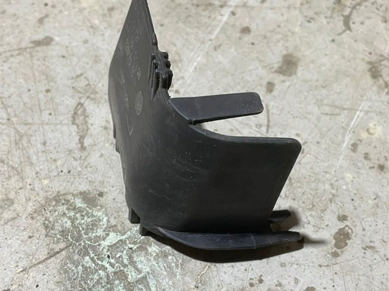 Кожух замка капота