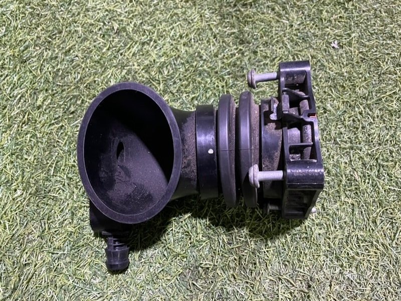 Патрубок воздушного фильтра