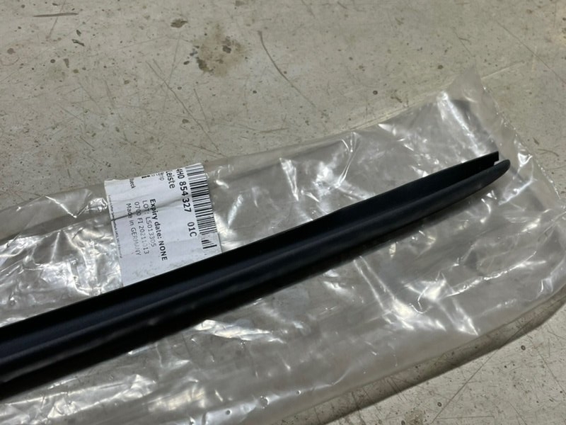 Молдинг лобового стекла