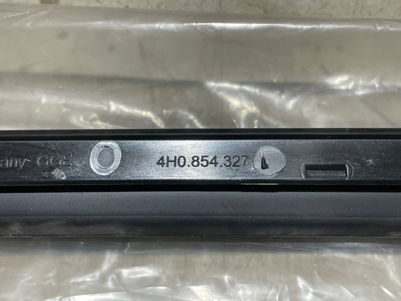 Молдинг лобового стекла