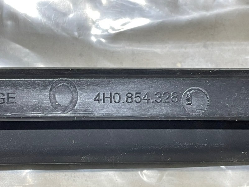 Молдинг лобового стекла