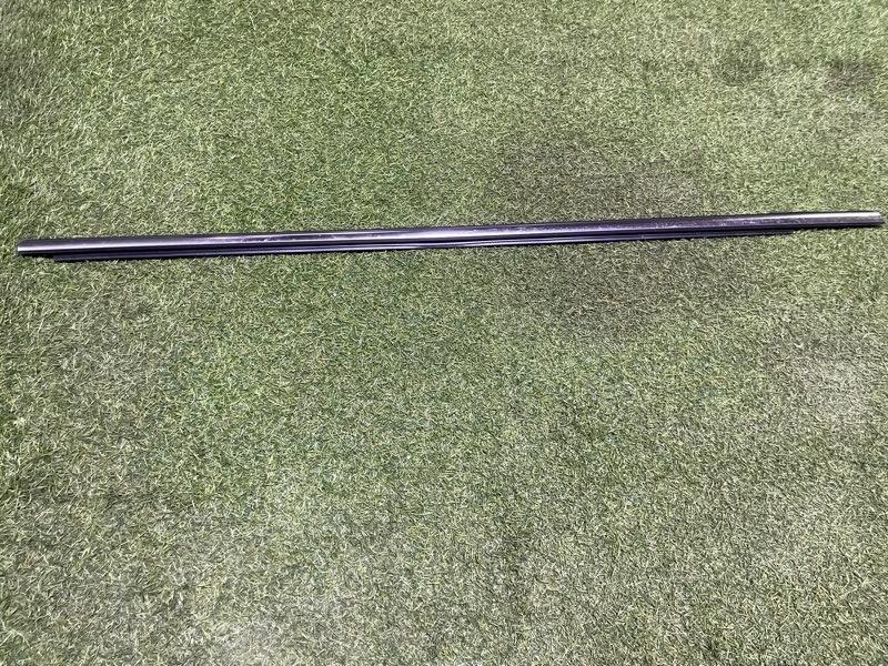 Накладка стекла переднего левого