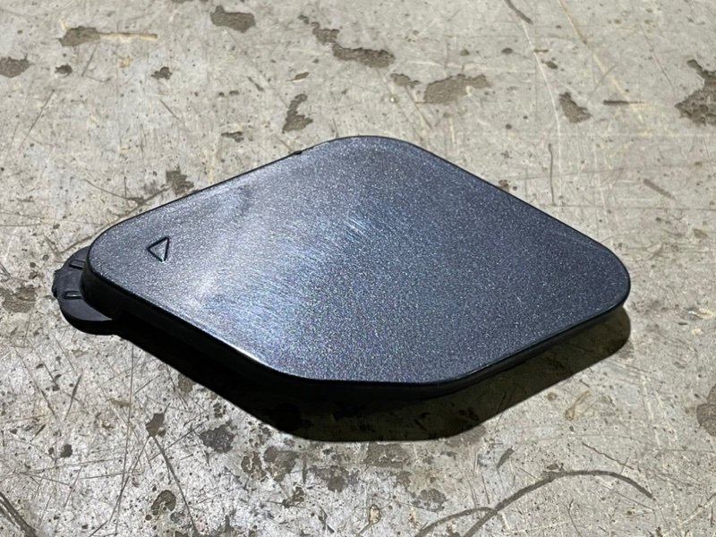 Заглушка буксировочного крюка