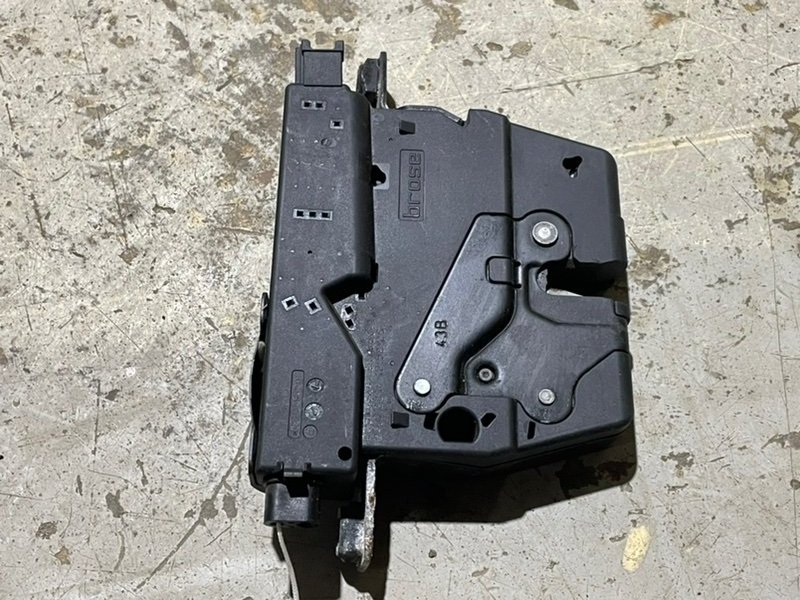 Замок багажника