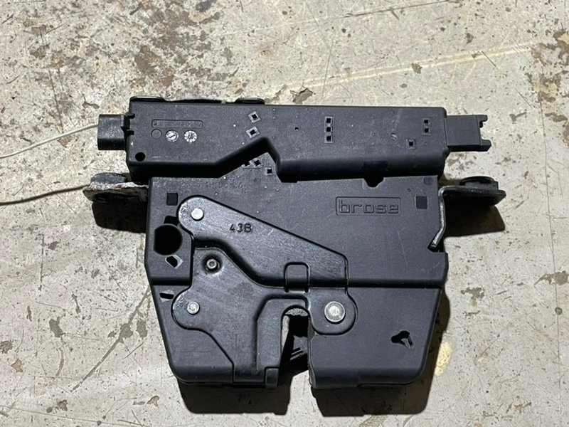 Замок багажника