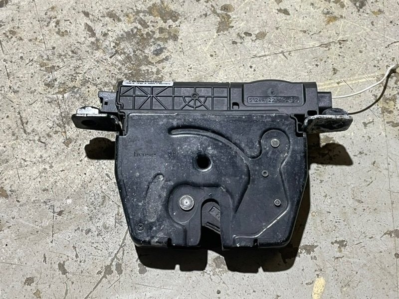 Замок багажника