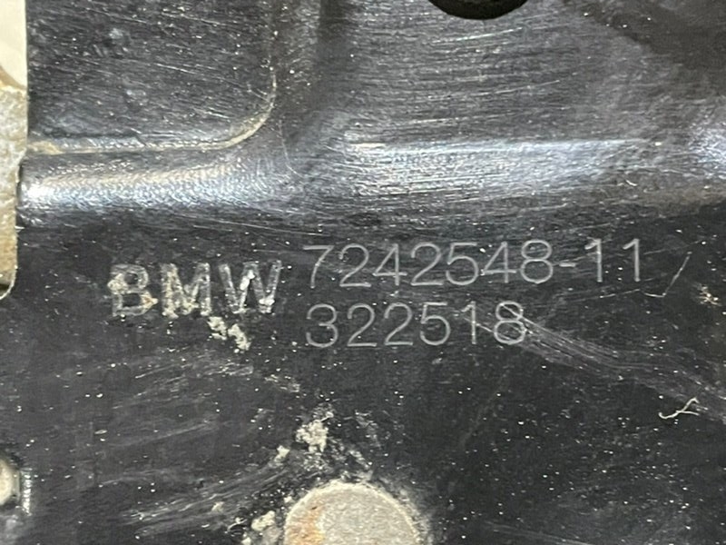 Замок капота