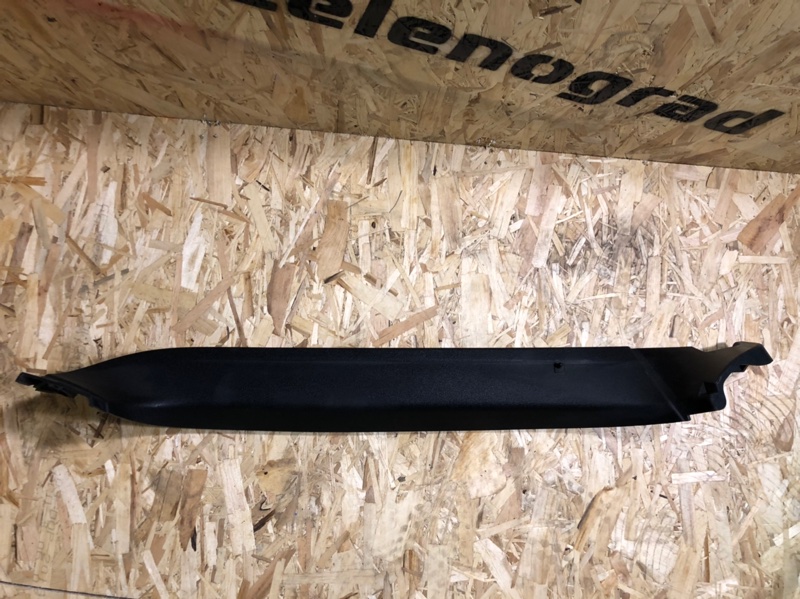 Обшивка крышки багажника