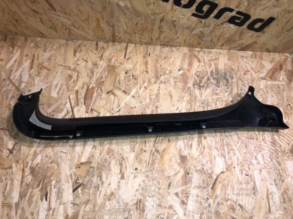 Обшивка крышки багажника