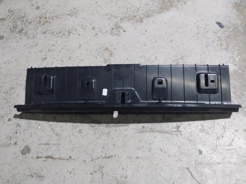 Обшивка багажника