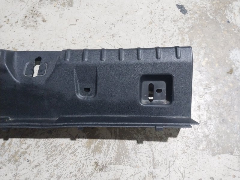 Обшивка багажника