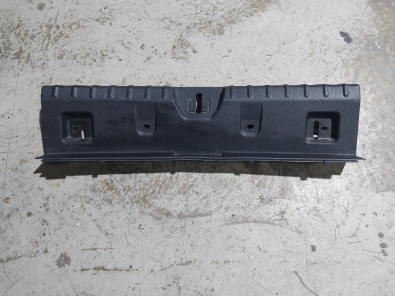 Обшивка багажника