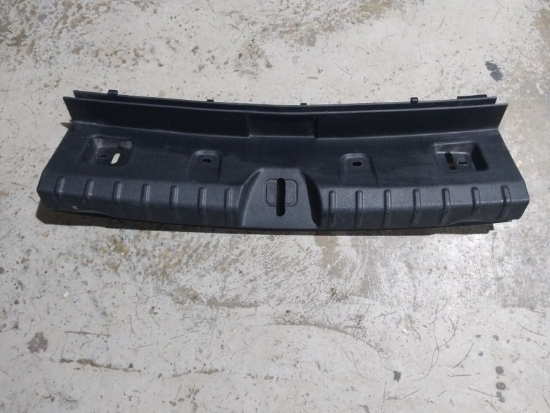 Обшивка багажника