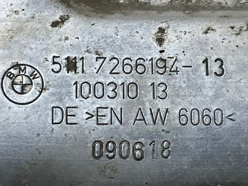 Кронштейн усилителя переднего бампера правый