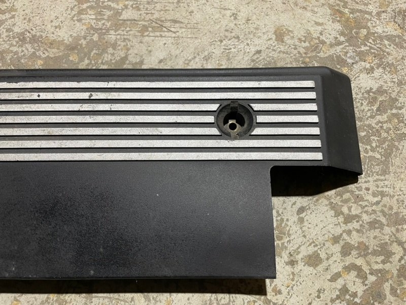 Крышка двигателя