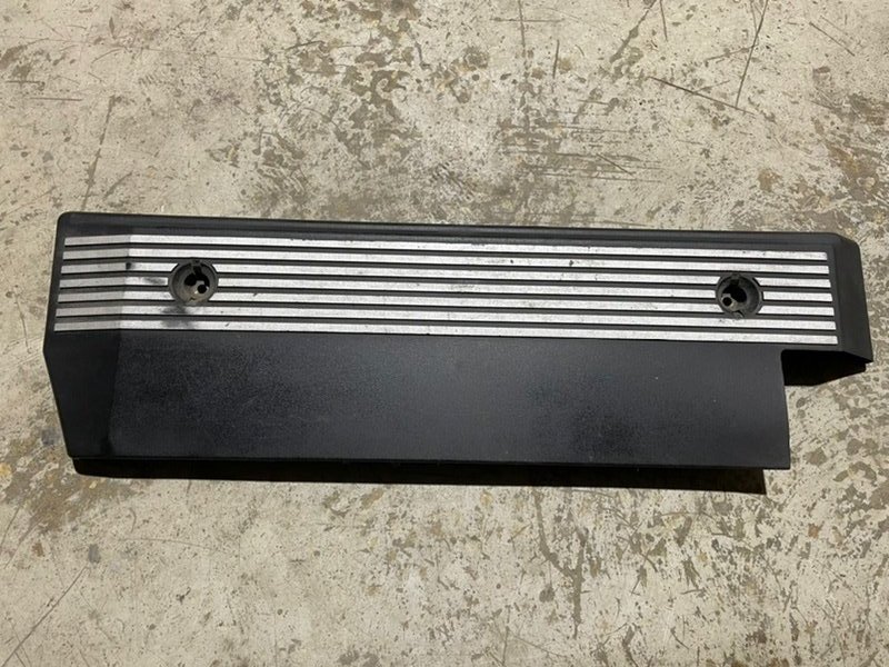 Крышка двигателя