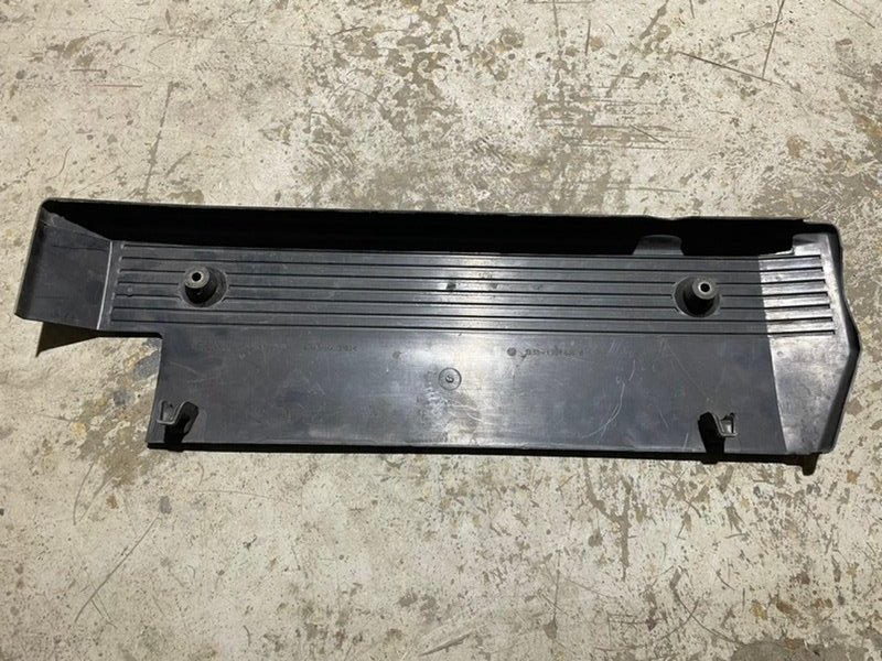 Крышка двигателя