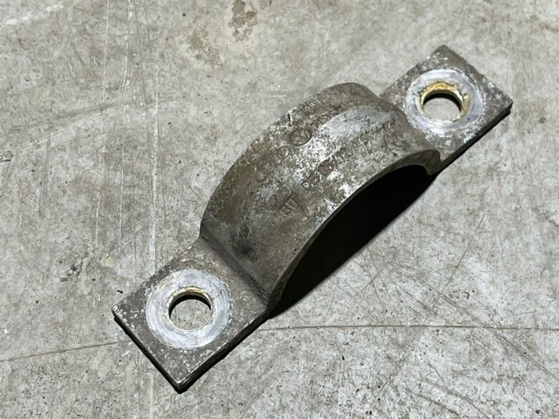Кронштейн стойки переднего стабилизатора