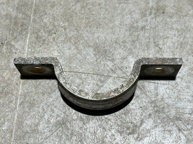 Кронштейн стойки переднего стабилизатора