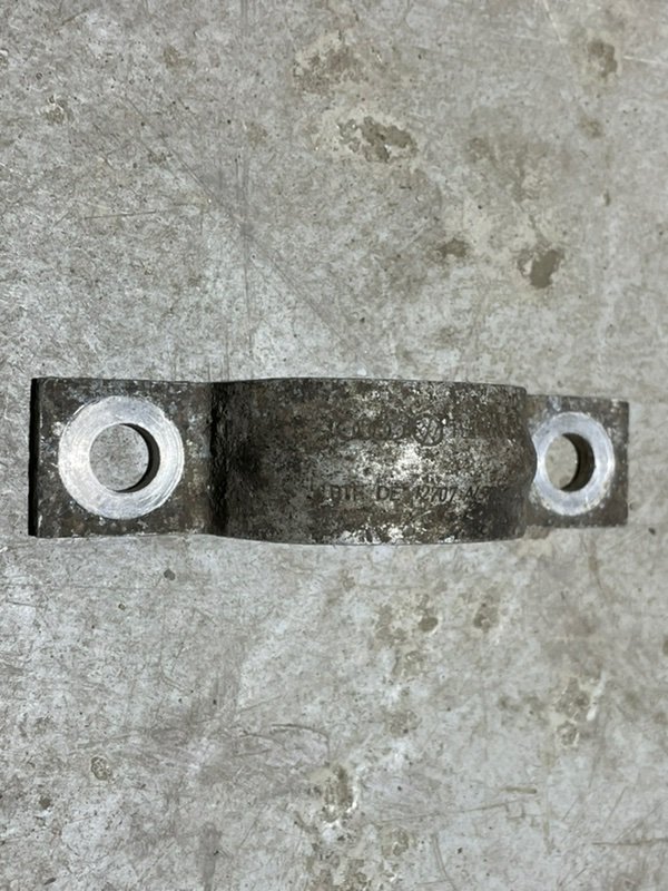 Кронштейн стойки переднего стабилизатора