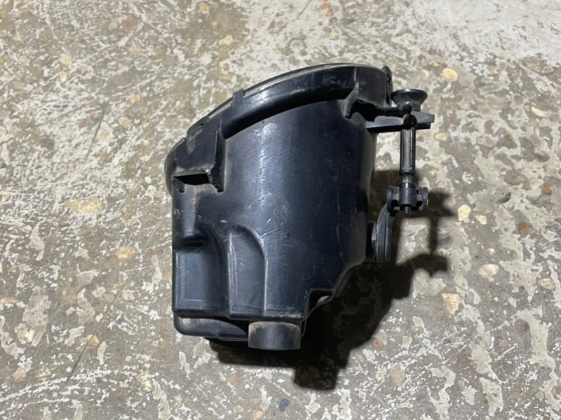 Фара противотуманная левая