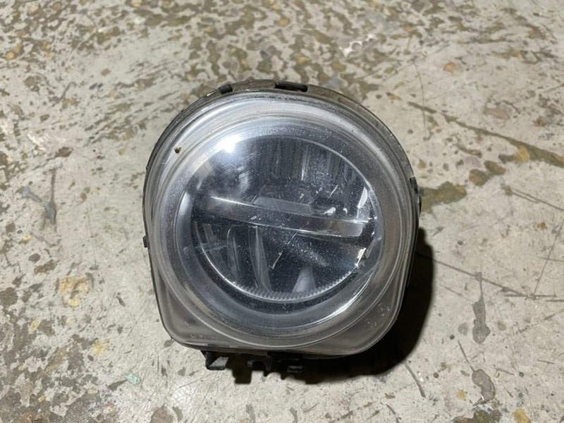 Фара противотуманная правая