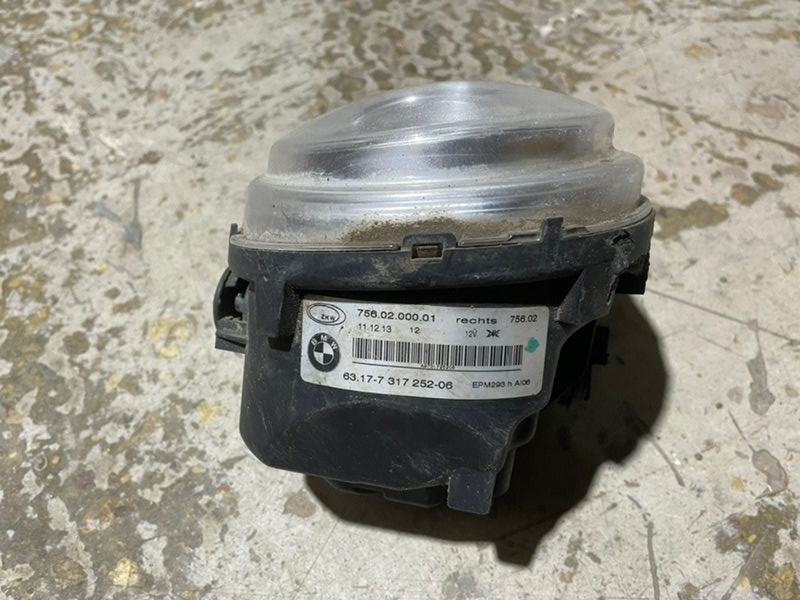 Фара противотуманная правая