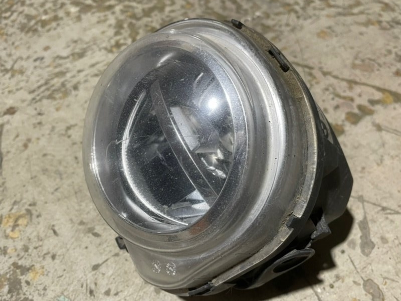 Фара противотуманная правая